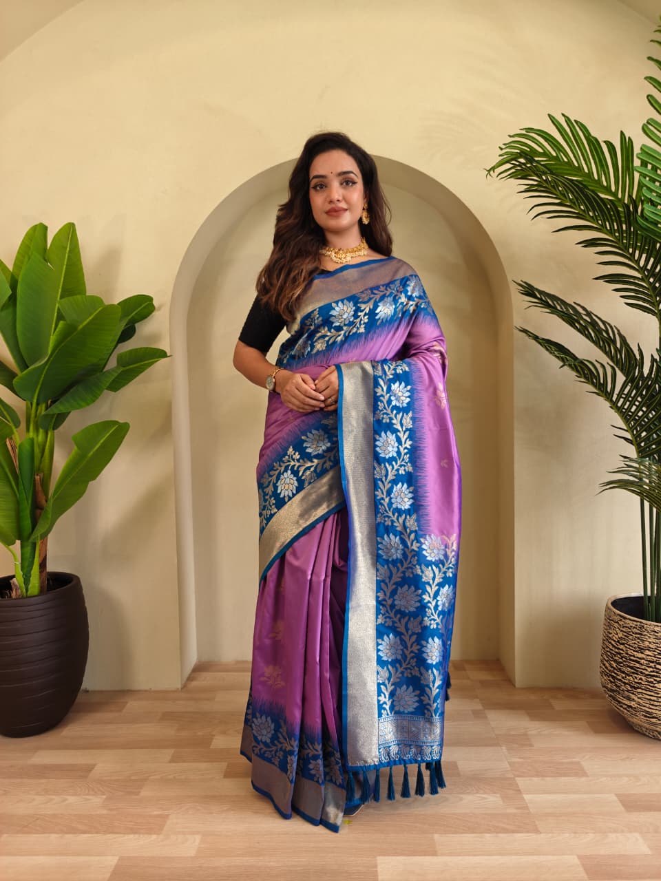 Fulpati Dual Tone Silk Saree