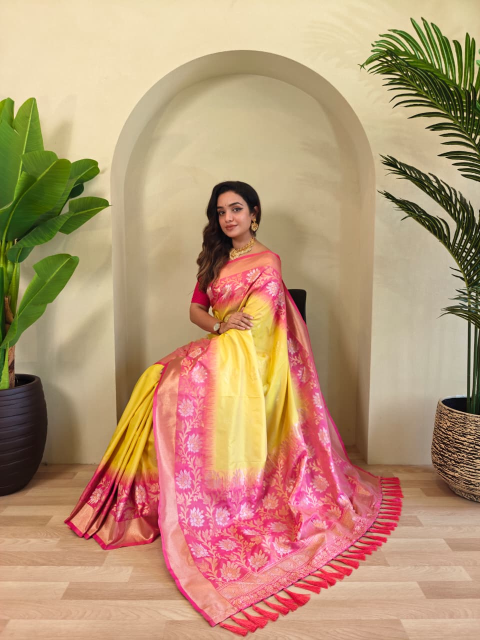 Fulpati Dual Tone Silk Saree