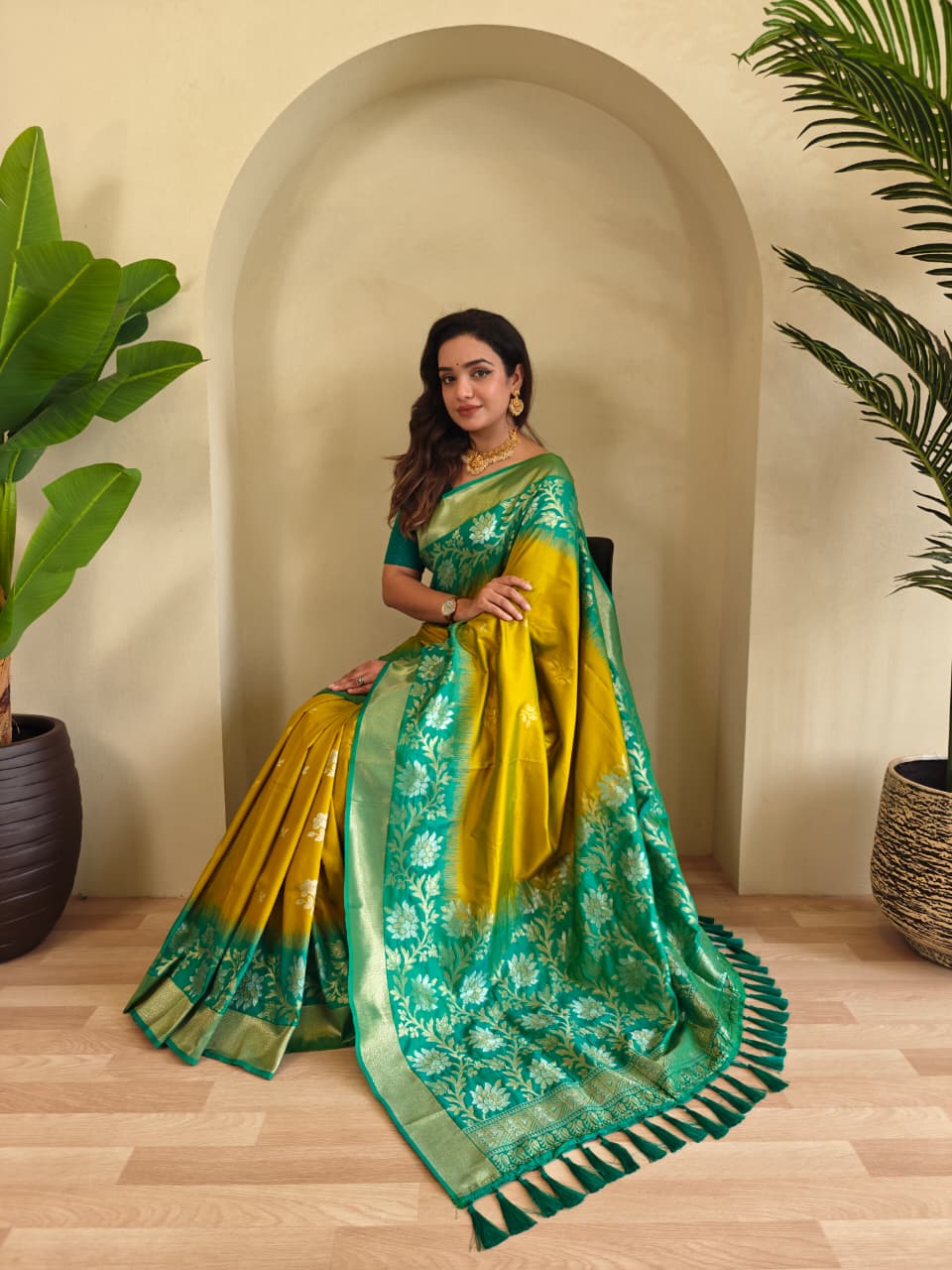 Fulpati Dual Tone Silk Saree