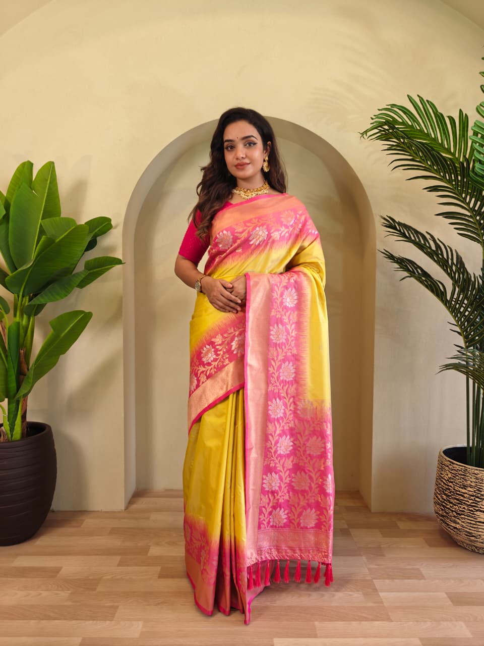 Fulpati Dual Tone Silk Saree