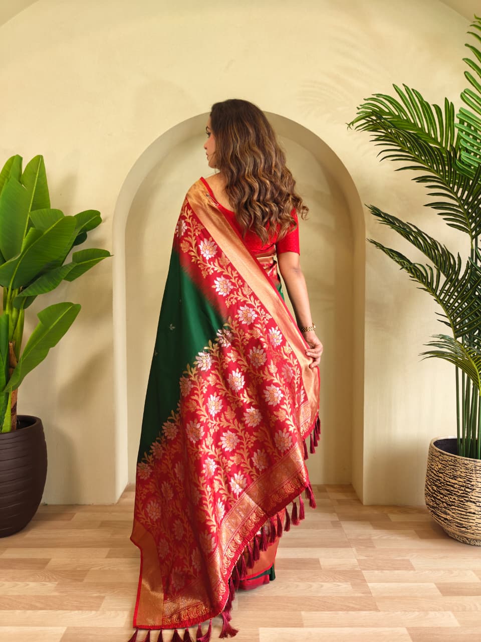 Fulpati Dual Tone Silk Saree