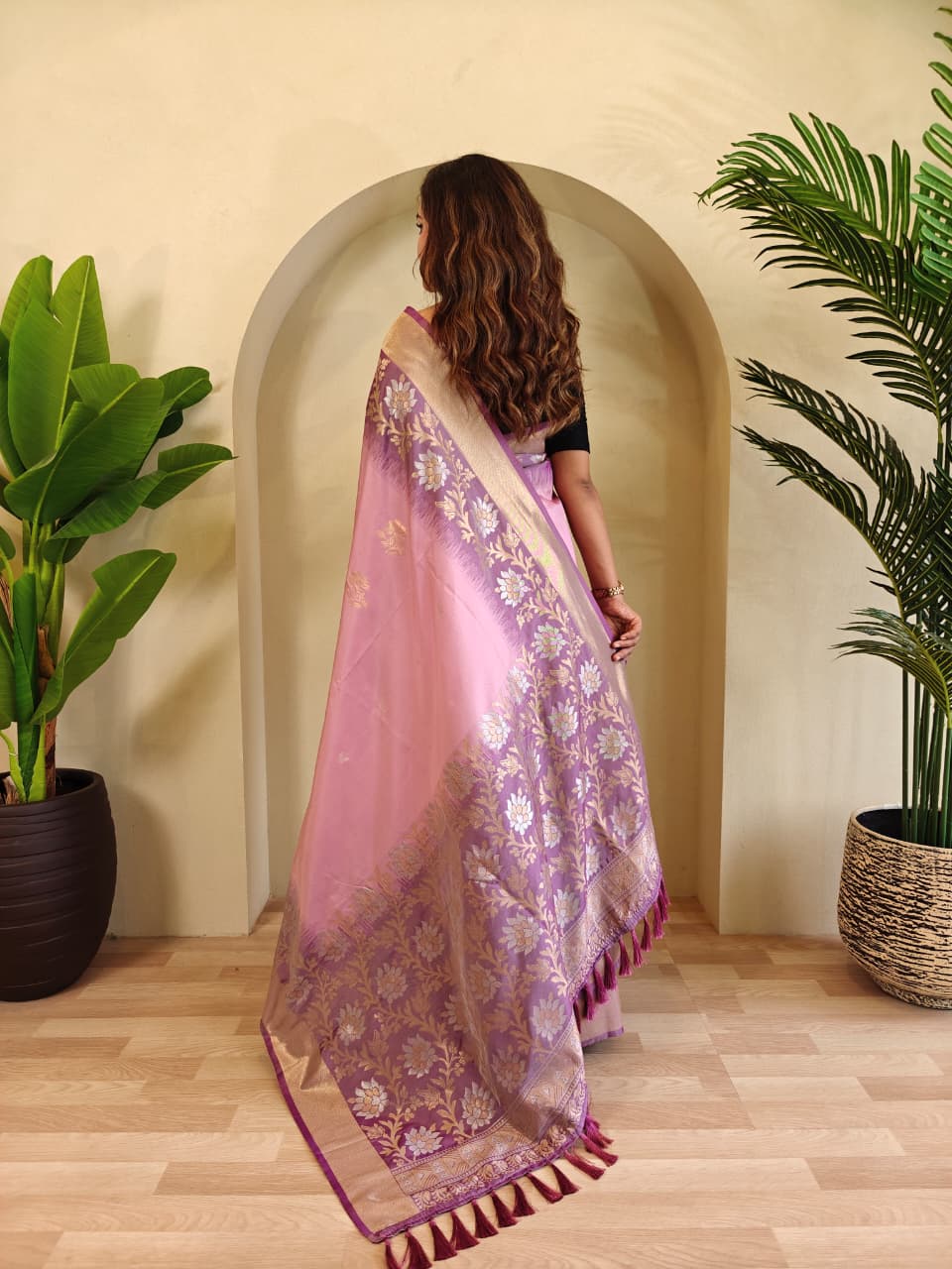 Fulpati Dual Tone Silk Saree